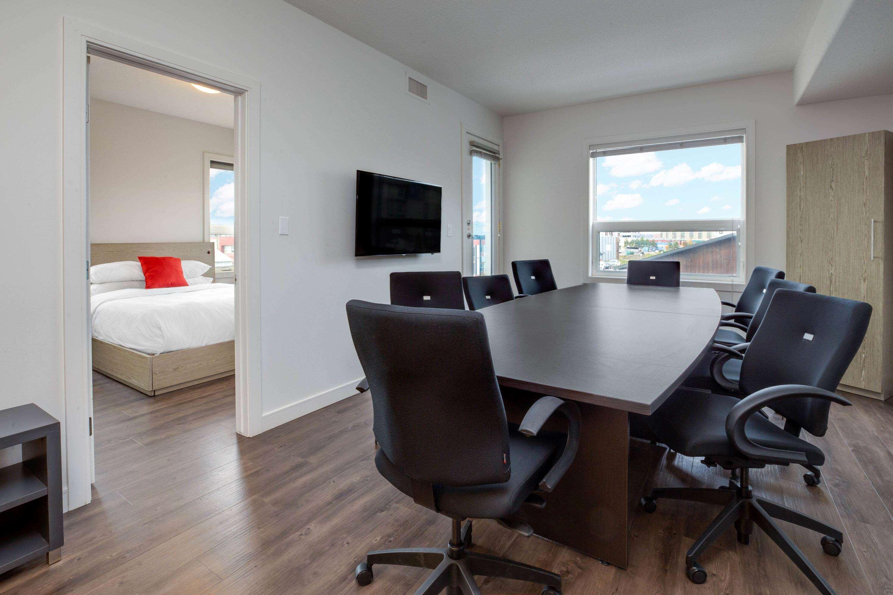Ramada By Wyndham Fort Mcmurray Exterior foto