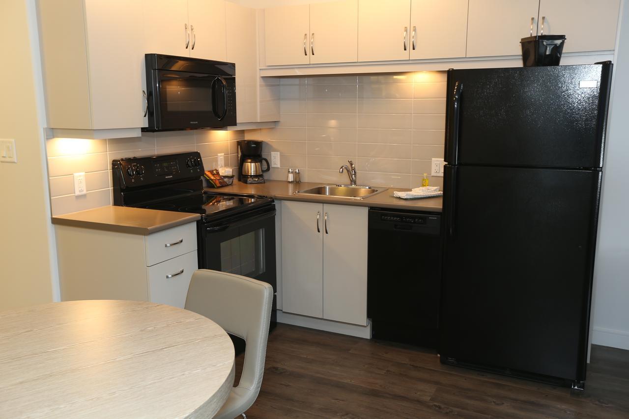 Ramada By Wyndham Fort Mcmurray Exterior foto