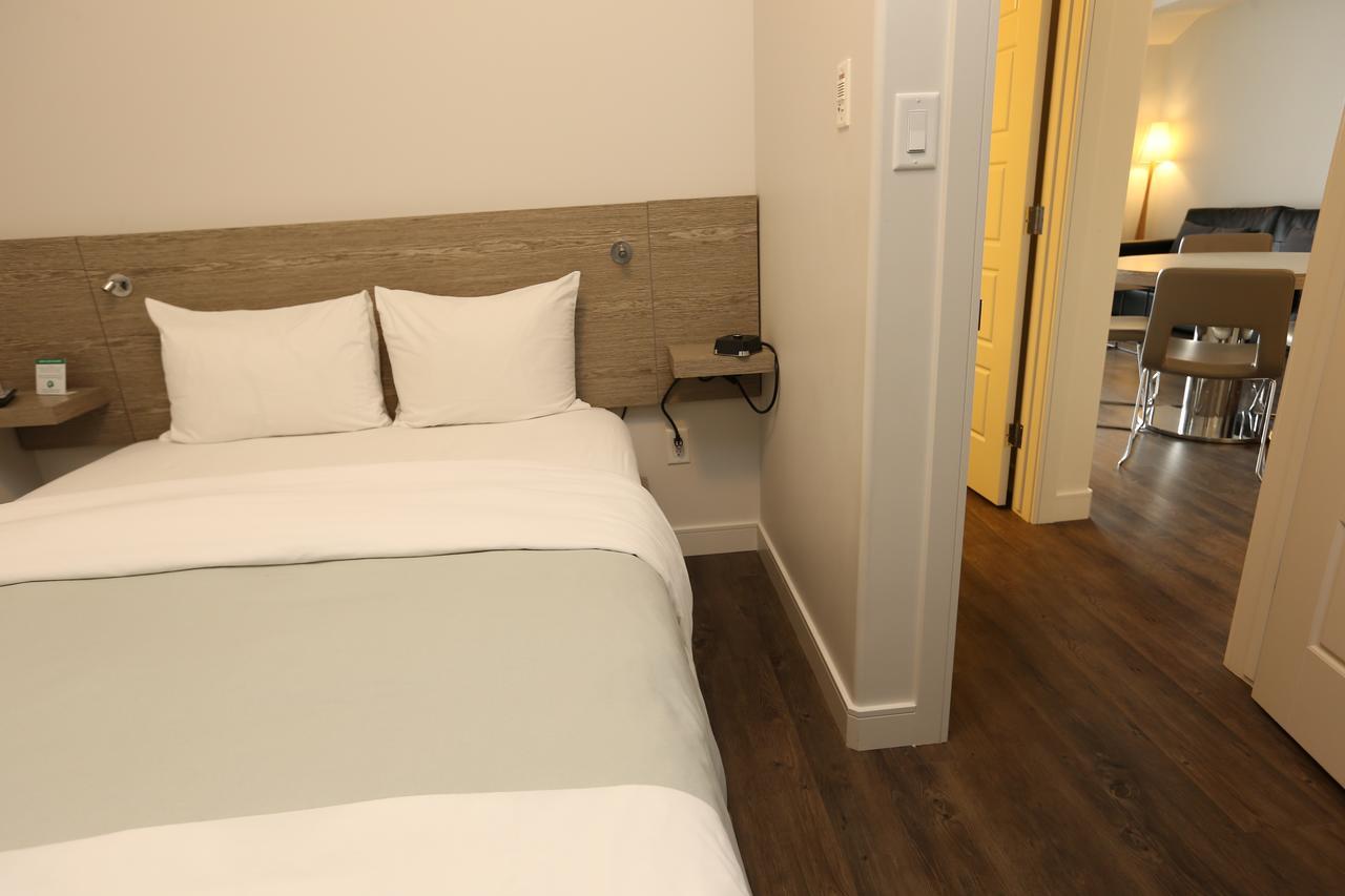Ramada By Wyndham Fort Mcmurray Exterior foto