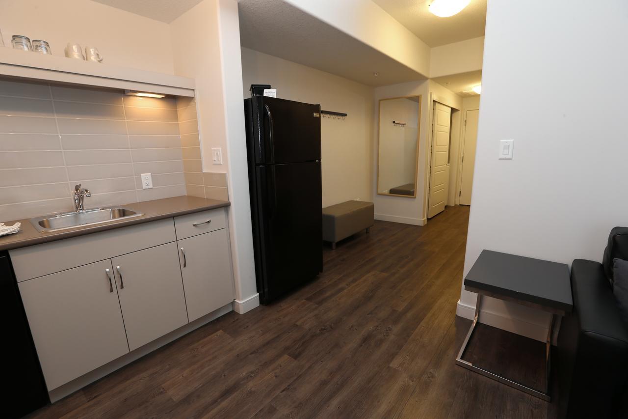 Ramada By Wyndham Fort Mcmurray Exterior foto