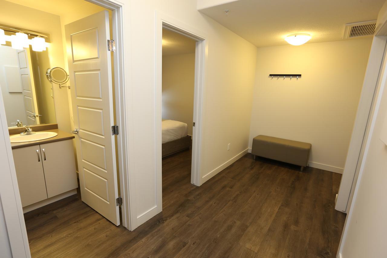 Ramada By Wyndham Fort Mcmurray Exterior foto